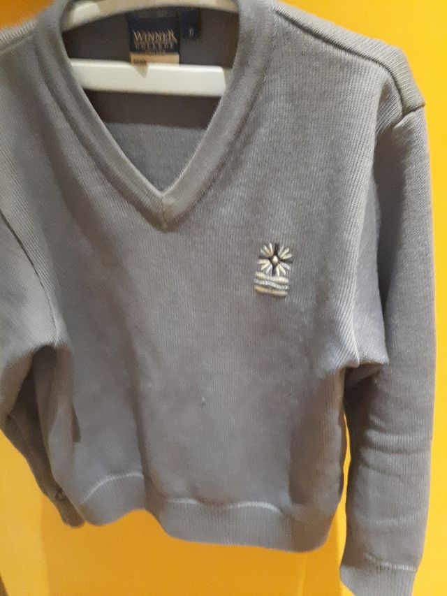 Jersey colegio stella maris talla6