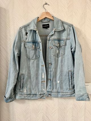 Chaqueta vaquera estampado étnico Stradivarius