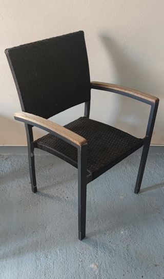 sillas madera y plastico trenzado