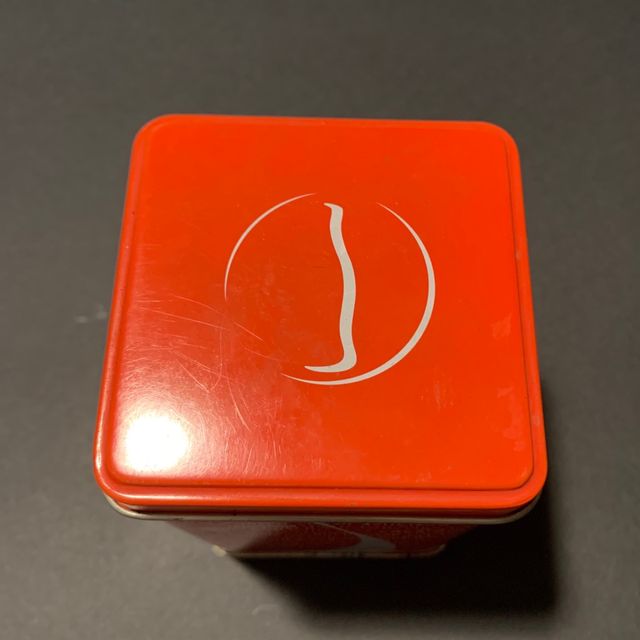 Lata metálica de Coca Cola