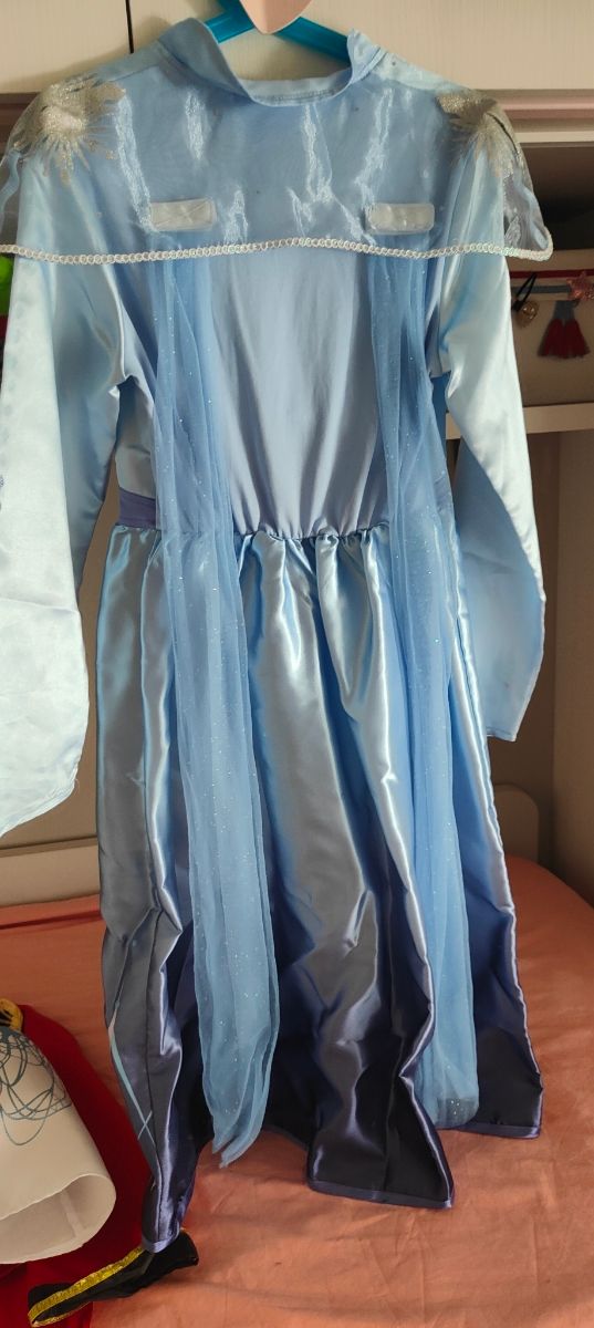 abito Elsa Frozen h&m 8/10