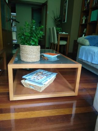 Mesa auxiliar de centro de madera y cristal