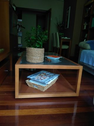 Mesa auxiliar de centro de madera y cristal