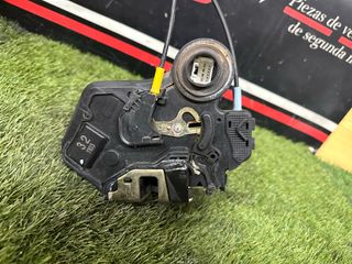 CAJA RELE-CIERRE-GUANTERA-SERVO TOYOTA COROLLA E11