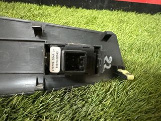 CAJA RELE-CIERRE-GUANTERA-SERVO TOYOTA COROLLA E11