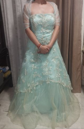 Vestido de fiesta de tul bordado talla XL