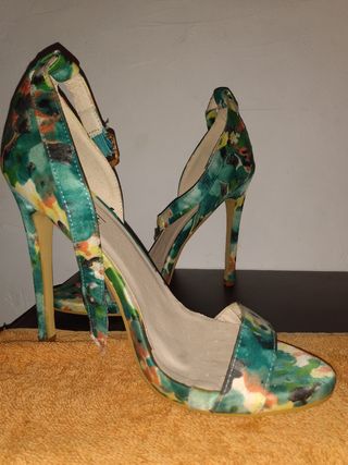 preciosos zapatos de tacón de raso boda eventos