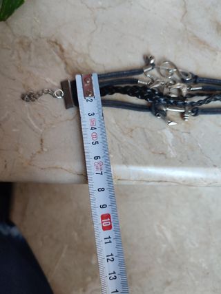Pulsera de cuero y acero negra