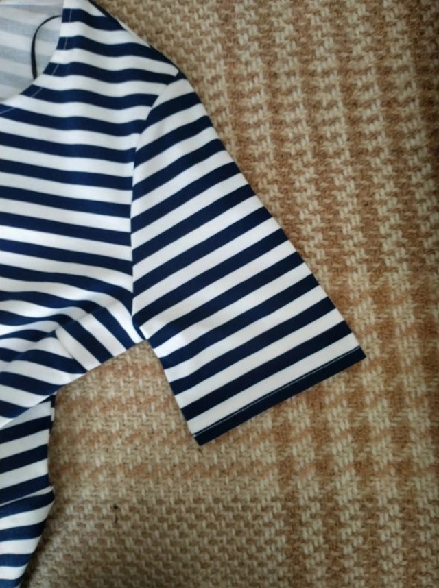 abito a righe bianche e blu H&M