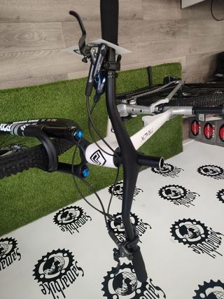 megamo track 07. Talla M