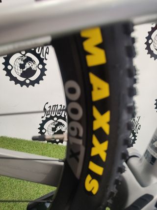 megamo track 07. Talla M