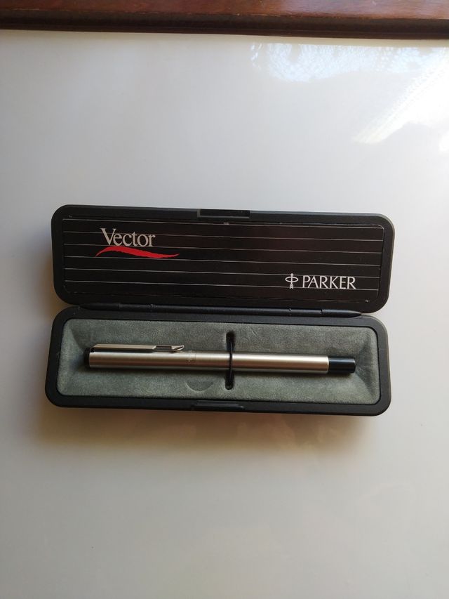 PLUMA ESTILOGRÁFICA PARKER.(NUEVA).