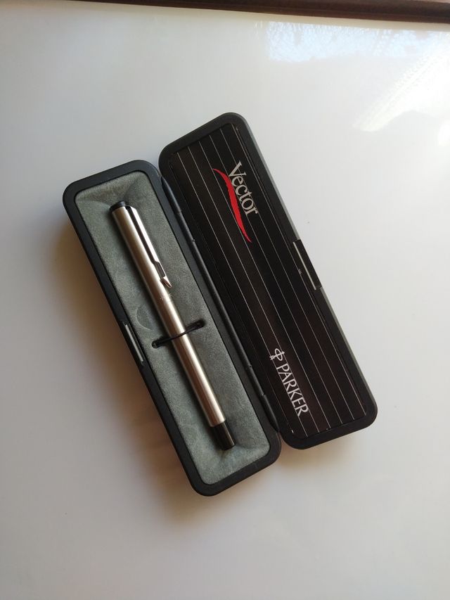 PLUMA ESTILOGRÁFICA PARKER.(NUEVA).