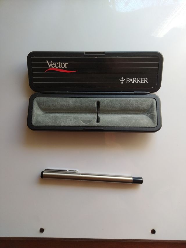 PLUMA ESTILOGRÁFICA PARKER.(NUEVA).