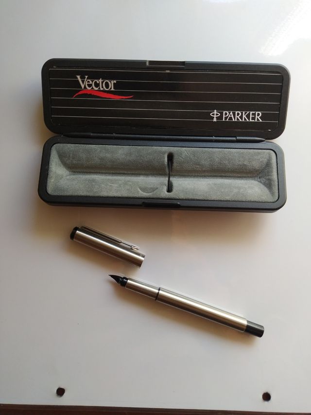 PLUMA ESTILOGRÁFICA PARKER.(NUEVA).