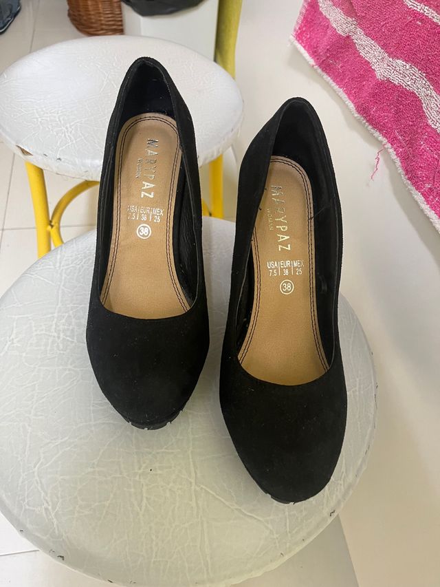 Tacones Negros Cerrados Marypaz 38