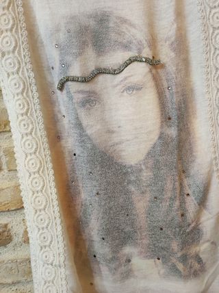 CAMISETA SIN MANGAS, TOP ESTAMPADO CHICA STRASS