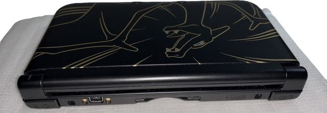 Nintendo 3DS XL Edición Charizard Centro Pokemon