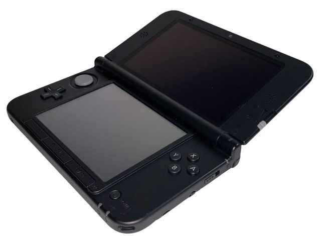 Nintendo 3DS XL Edición Charizard Centro Pokemon