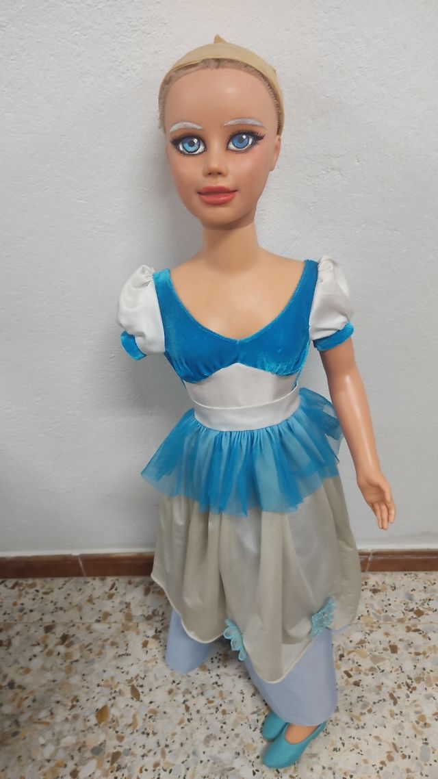 Muñeca tamaño niña OOAK repintada 