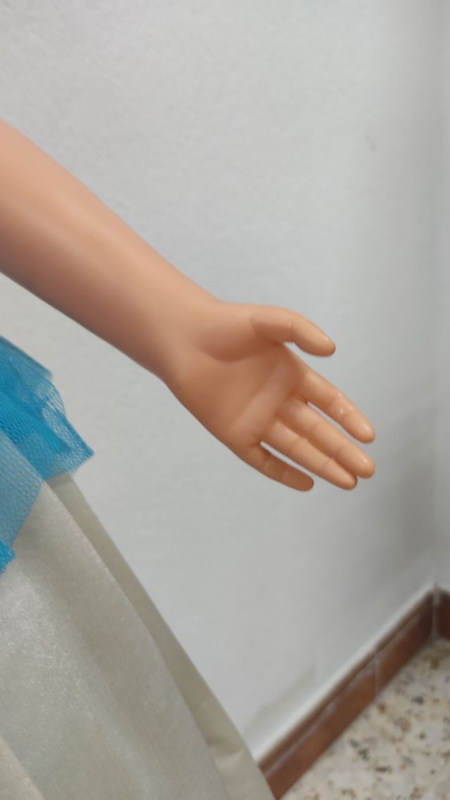 Muñeca tamaño niña OOAK repintada 