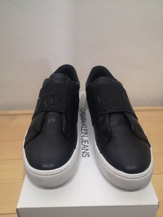 Zapatillas Ck negras con elástico N. 39