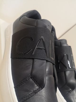 Zapatillas Ck negras con elástico N. 39