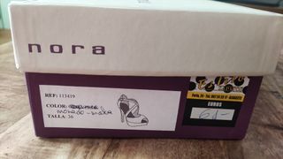 Sandalias de tacón. Marca NORA