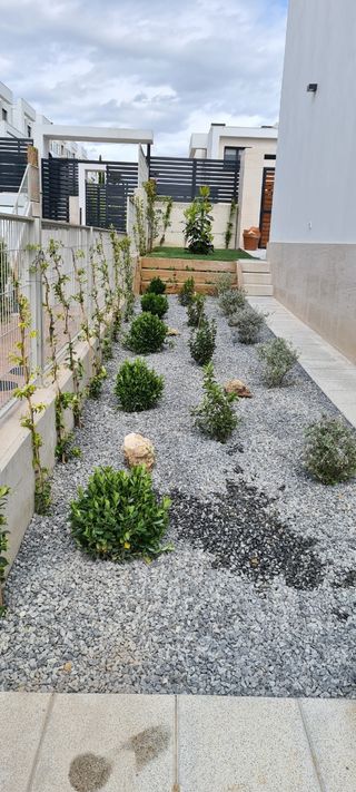 JARDINERIA MANTENIMIENTO CONSTRUCCIÓN