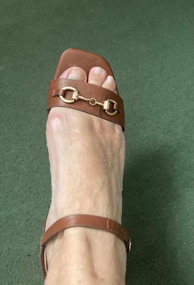 Sandalias con estribo 