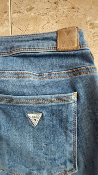 Jeans cortos Guess