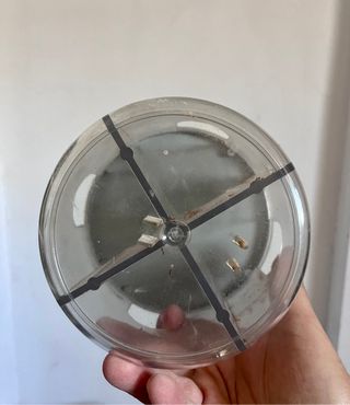 Comederos posadera de cuatro huecos.