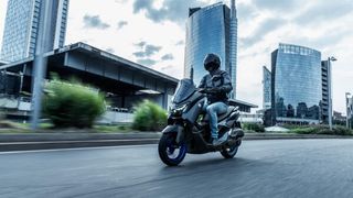 Yamaha Nmax 125 2025 y Nmax tech 3899