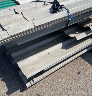 Chapa metálica cubierta usada de ocasión