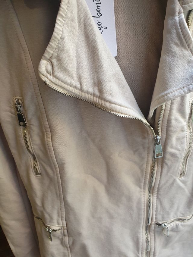 Chaqueta tipo cazadora color piedra