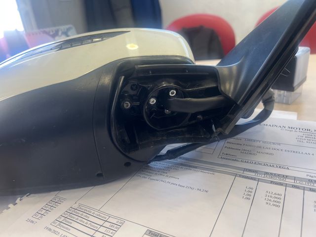 Retrovisor derecho qashqai 2018