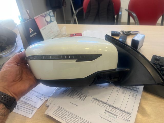 Retrovisor derecho qashqai 2018