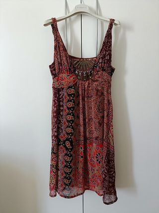 Abito estivo al ginocchio