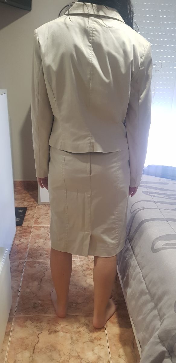 traje falda chaqueta