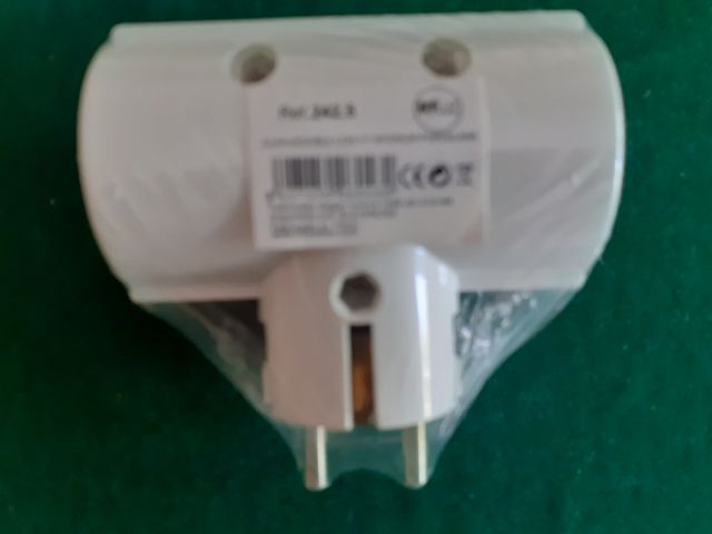 Lote de  clavija.de dos tomas bipolar.