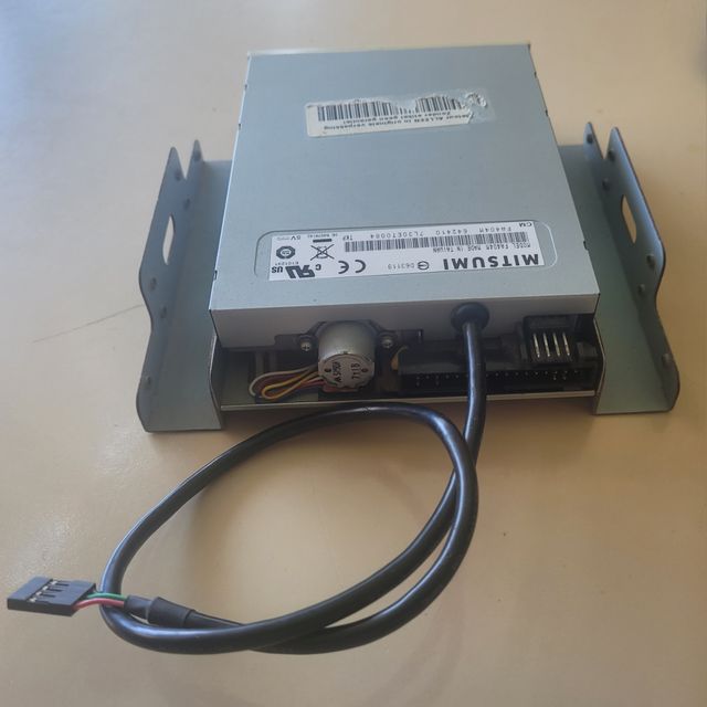 Disketera 3'5" con lector tarjetas