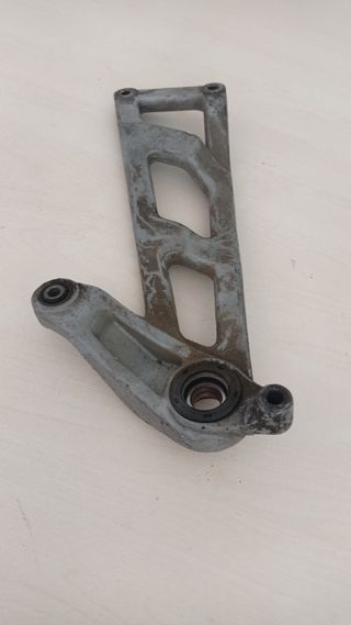 -Honda Scoopy SH 50cc. Soporte tubo de escape