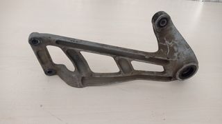 -Honda Scoopy SH 50cc. Soporte tubo de escape