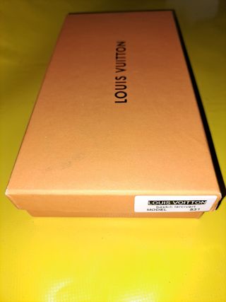 CAJA LOUIS VUITTON CARTÓN, VACÍA, 22,5X12X4 CM