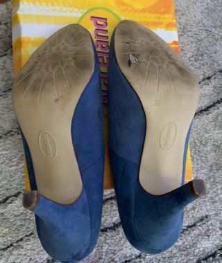 Zapatos tacon de vestir. Color azul. Talla 39