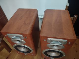 Altavoces JBL L830