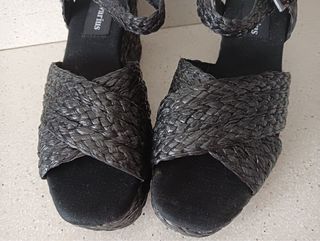 Sandalias Stradivarius a estrenar 