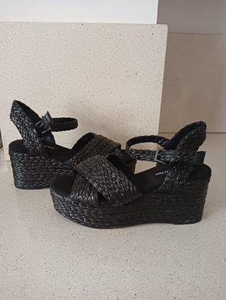 Sandalias Stradivarius a estrenar 