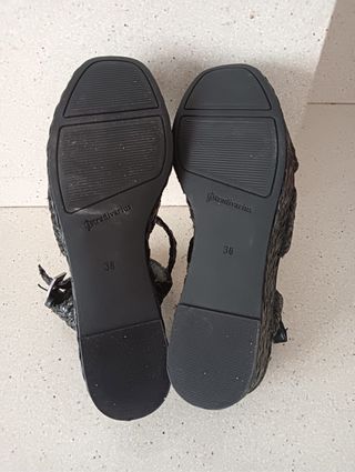 Sandalias Stradivarius a estrenar 