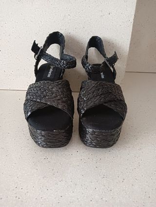 Sandalias Stradivarius a estrenar 